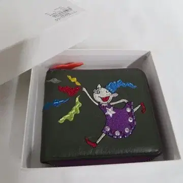 미사용품 알베로베로 접이식 지갑 자수 가죽 박스 포함