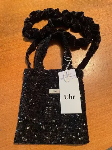 새상품 Uhr 스팽글 블랙 숄더백