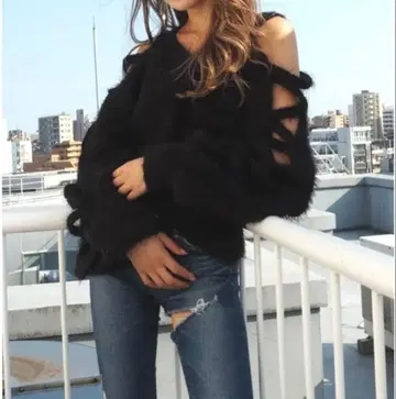 [ 새상품급 ] GYDA 블랙 니트 스웨터