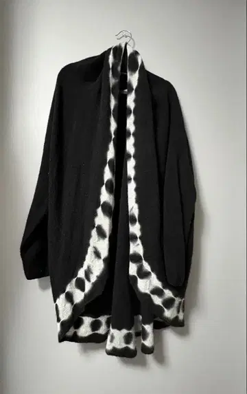 suzusan 블랙 앤 화이트 도트 무늬 가디건