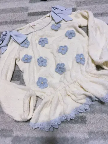 LIZLISA 어깨 트임 꽃 자수 튜닉