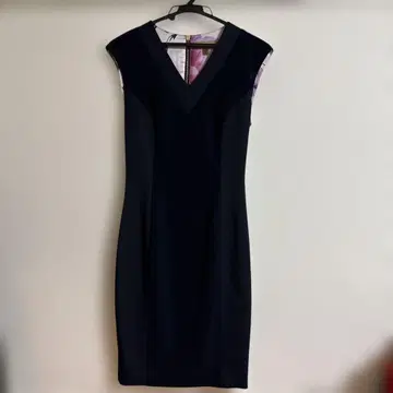 TED BAKER 슬리브리스 원피스