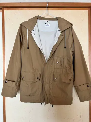 챔피온 마운틴 파카 프론트 포켓 부착