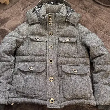 그레이 후드 부착 다운 자켓