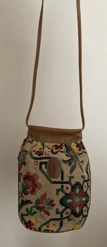 꽃무늬 자수 고블랑 미니백