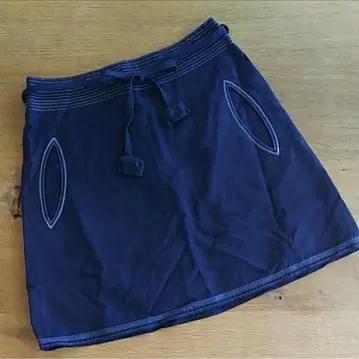 m960 EMPORIO ARMANI 네이비 타이트 스커트 38 사이즈