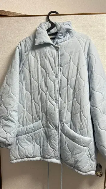 AMAIL OVER 퀼팅 자켓 블루