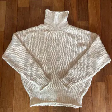 아이보리 터틀넥 니트 B:MING by BEAMS