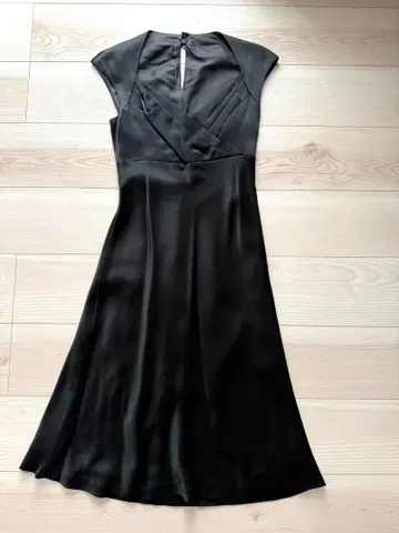 스트로베리 필드 블랙 원피스 드레스