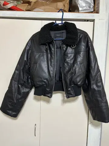 EMODA 블랙 가죽 자켓 숏 기장