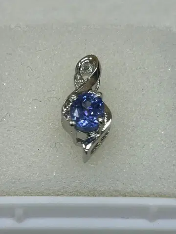 탄자나이트 오벌 펜던트 탑