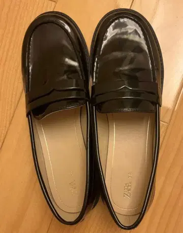 ZARA 블랙 로퍼 38