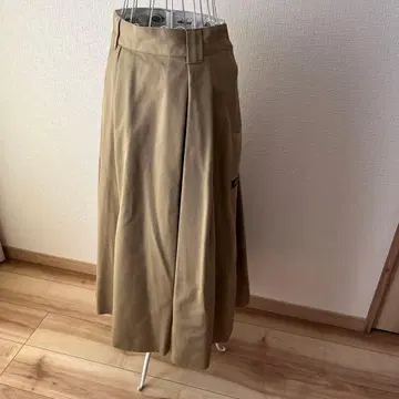 니코앤드 - 와 Dickies 콜라보 베이지 플리츠 스커트