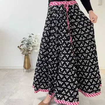 1점 한정 블록 프린트 스커트 블랙 핑크 수입 꽃무늬 스커트