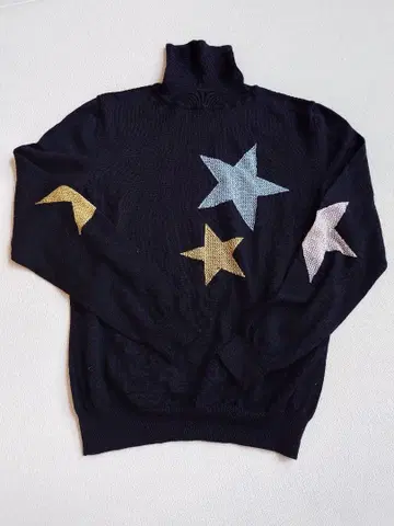 BOUTIQUE MOSCHINO 별 패턴 터틀넥 니트