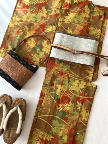 울 기모노 보타니컬 문양