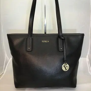 새상품급 FURLA 블랙 토트백 천연 가죽