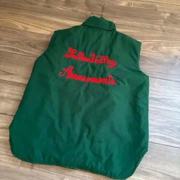 자수 로고 다운 베스트 스탠드 카라 그린 레드