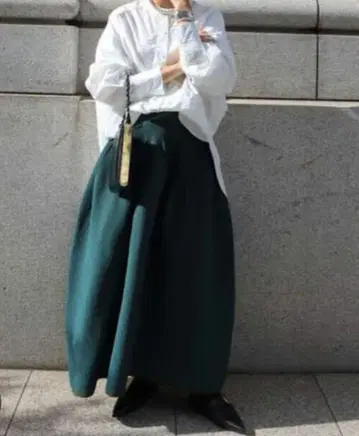 [택 포함 새상품] machatt 홀 가먼트 폼 스커트 그린