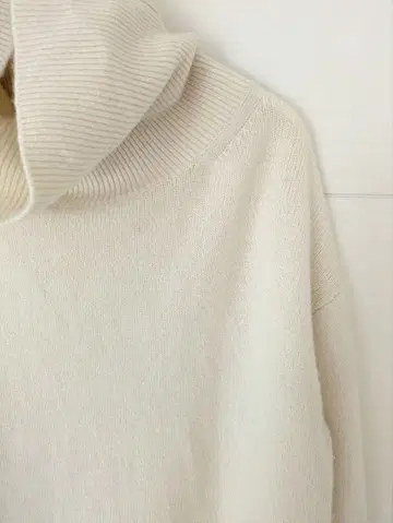 23구 아이보리 터틀넥 니트 캐시미어 혼방