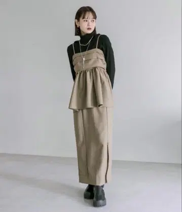 브라운 뷔스티에와 스커트 세트, 사이즈 1