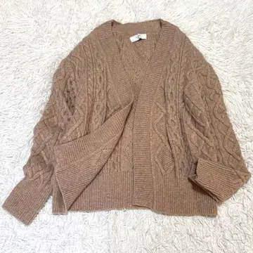 새상품급 슬로브 이에나 케이블 니트 가디건 울 겉옷 베이크루즈