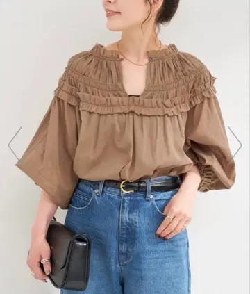 새상품급 프릴 달린 브라운 얇은 소재 긴팔 셔츠