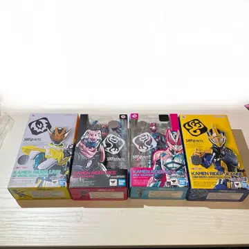 가면라이더 리바이스 S.H 피규아트 이가라시 가문 4체 세트