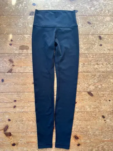 룰루레몬 레깅스 사이즈 4 블랙