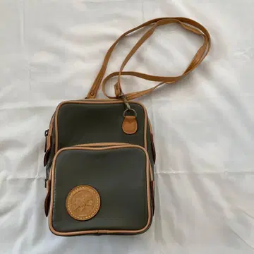 HUNTING WORLD 숄더백 올리브 그린