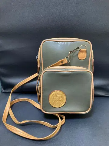 HUNTING WORLD 숄더백 올리브 그린