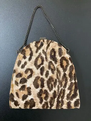 D&G 돌체앤가바나 레오파드 무늬 퍼 핸드백