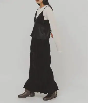 [새상품급] KBF 마조리카 플리츠 세퍼레이트 원피스 블랙