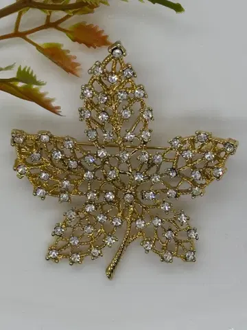골드 컬러 잎사귀 모양 반짝이는 브로치 (1132)