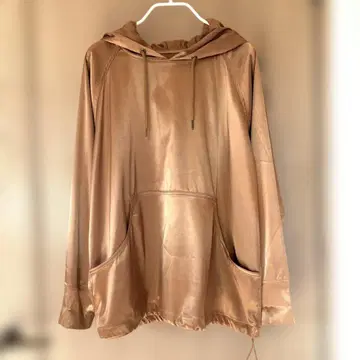 새상품 KYOKO HIGA 브론즈 후드 부착 후드티