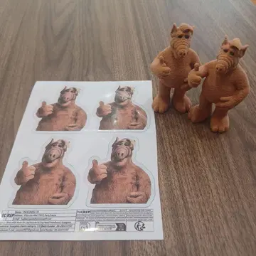 ALF 피규어 2개와 스티커 4개 세트