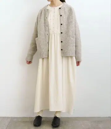 늑대와 달빛의 피아노와 원피스