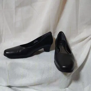 새상품급 OFFICE SUPPORT 블랙 펌프스 중간 힐 웰니스 라이트