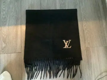 LV 로고 프린지 블랙 머플러