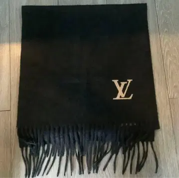 LV 로고 프린지 블랙 머플러