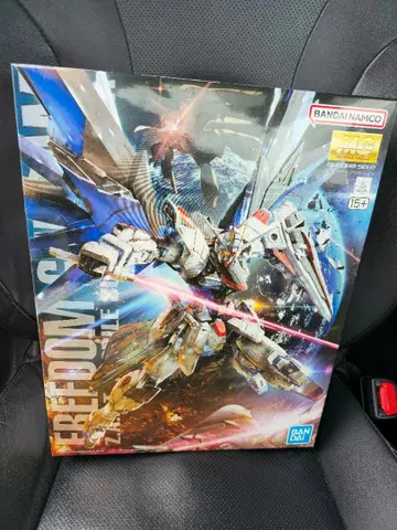 미개봉 새상품 MG 1/100 프리덤 건담 Ver.2.0