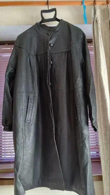 블랙 가죽 롱 코트