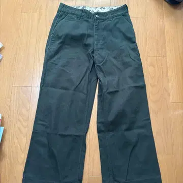 BEN DAVIS EXTRA WIDE 치노 팬츠 다크 그린