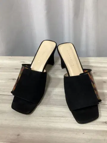 최종 가격 인하 새상품급 에스트네이션 스웨이드 가죽 뮬 샌들