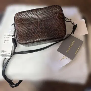 J&M DAVIDSON 브라운 숄더백, 엠보,