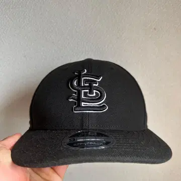 STL 로고 자수 캡 Busch Stadium