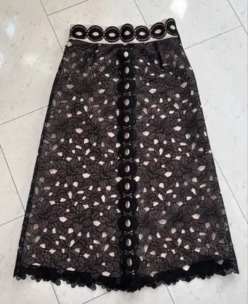 어도어 ADORE 전체 레이스 롱 스커트 베이지 계열 리치