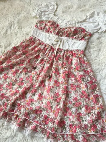 레어 LIZLISA 꽃무늬 파워네 오프숄더 원피스