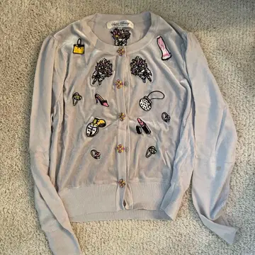 자수 들어간 라이트 그레이 긴팔 가디건