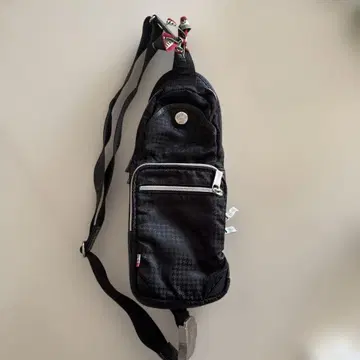 오로비안코 바디백